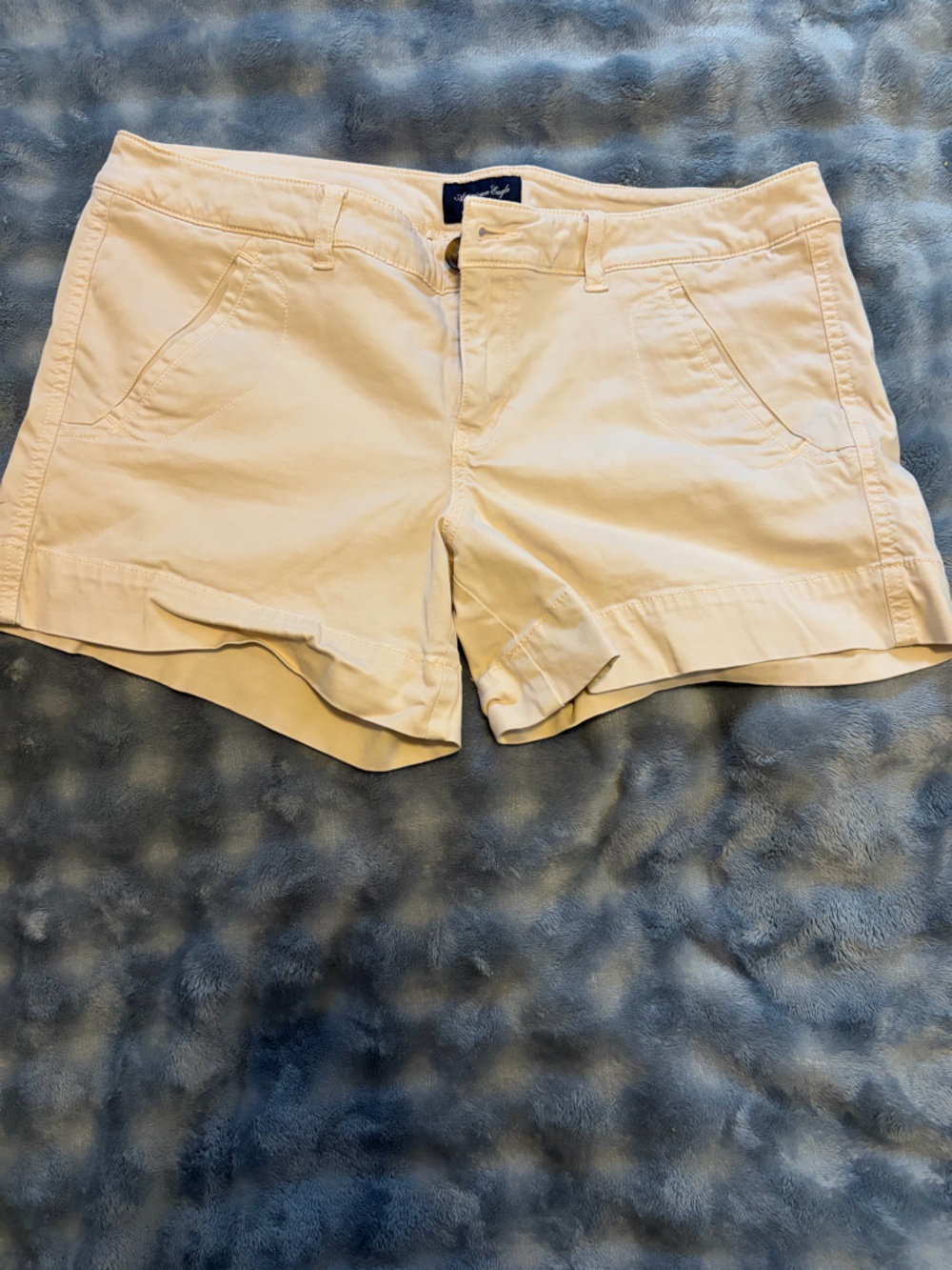 American Eagle Outfitters Cream slight pink color Women's Bermuda Shorts Size 14